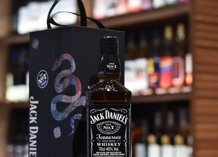 Acheter du Jack Daniel's Old No. 7 Tennessee Whiskey en ligne à Paris, France