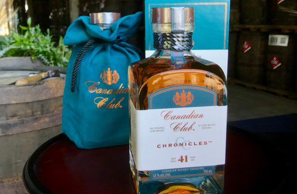 Achetez le whisky Canadian Club Chronicles 41 ans d'âge en ligne à Montréal, Québec, Canada.