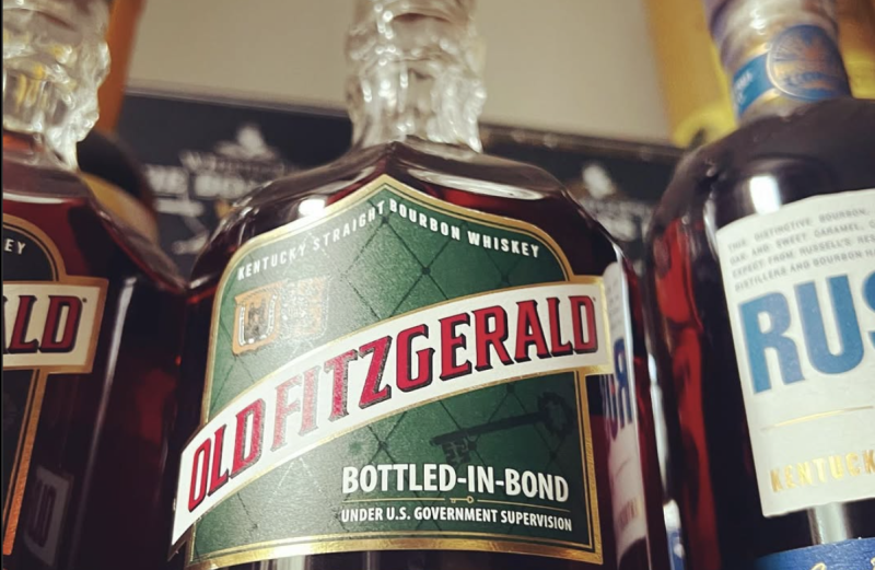 Obtaining Old Fitzgerald 17 Years Old Bourbon Whiskey Online in Chicago Illinois USA